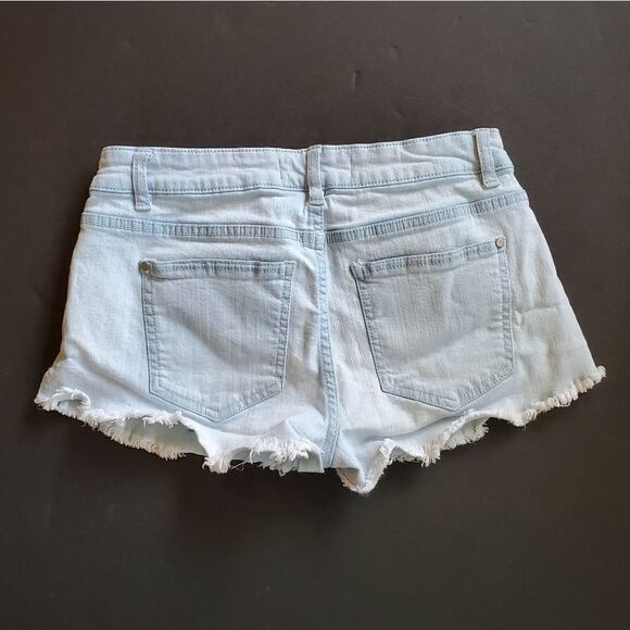 Design Lab Floral Cutoff Jean Shorts - Picture 7 of 9